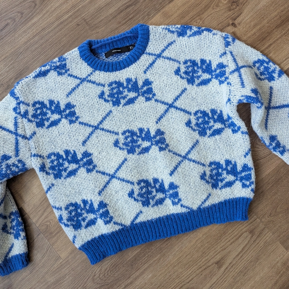 Vero Moda Blue and White Patterned Sweater
